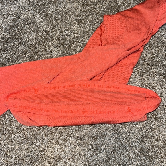 Lululemon Run: Swiftly Turtleneck Love Red Size 6 - Picture 13 of 15
